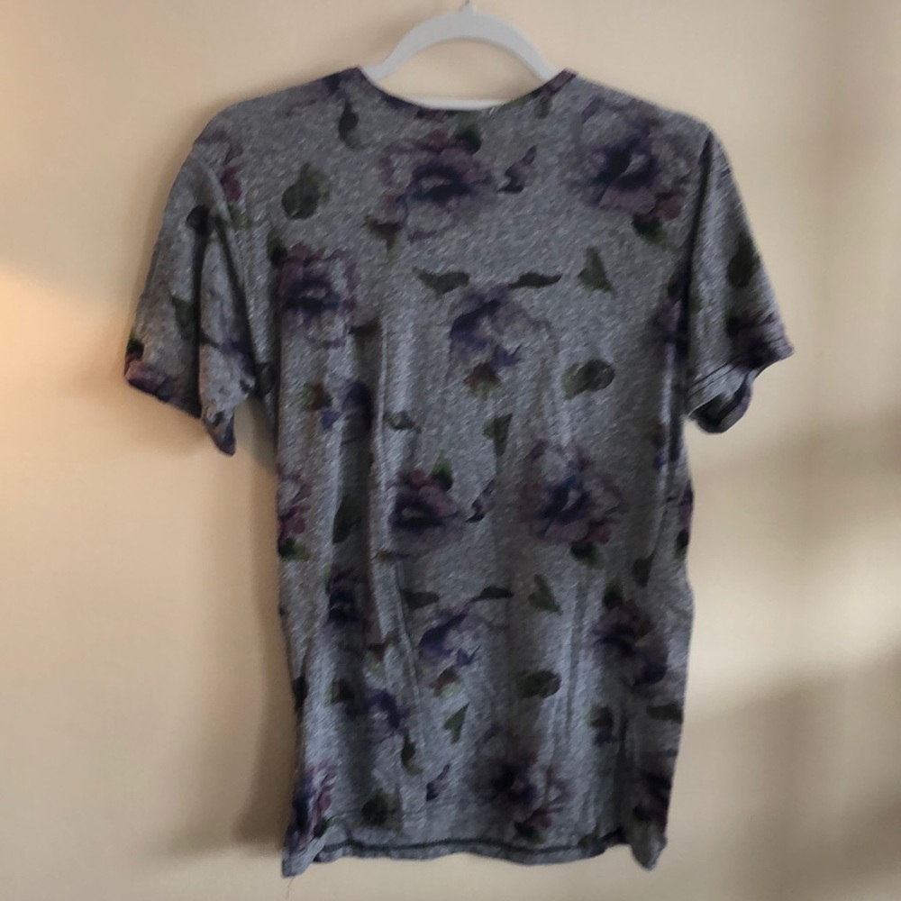 Trade Collective Gray Floral Short Sleeve Tee SzSm